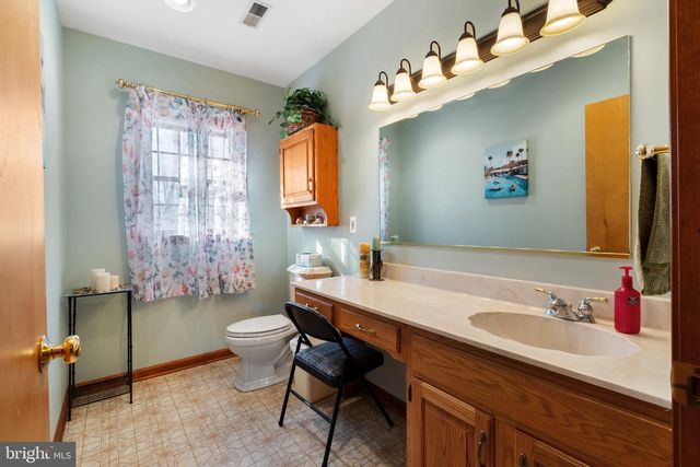 888 SPRUCE CIR, Harleysville, PA 19438