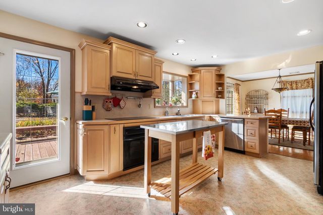 888 SPRUCE CIR, Harleysville, PA 19438