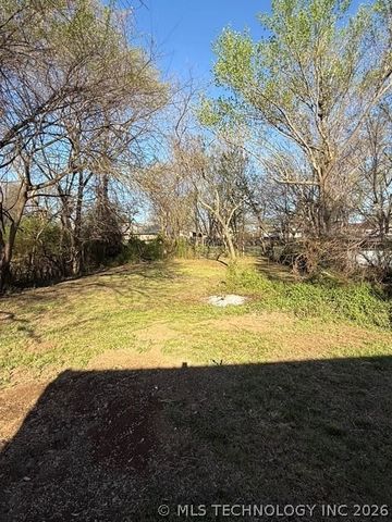 518 NW 6th Street, Checotah, OK 74426