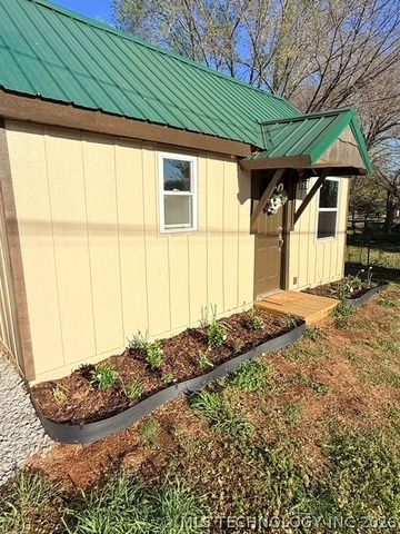 518 NW 6th Street, Checotah, OK 74426