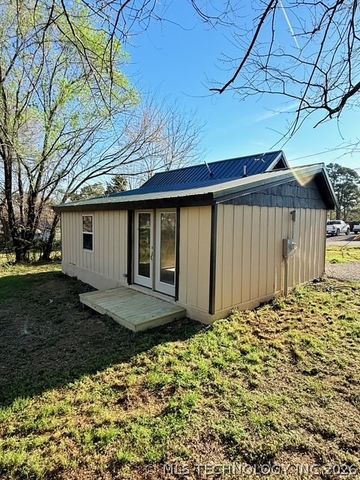 518 NW 6th Street, Checotah, OK 74426