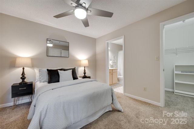 2209 Sumner Green Avenue M, Charlotte, NC 28203