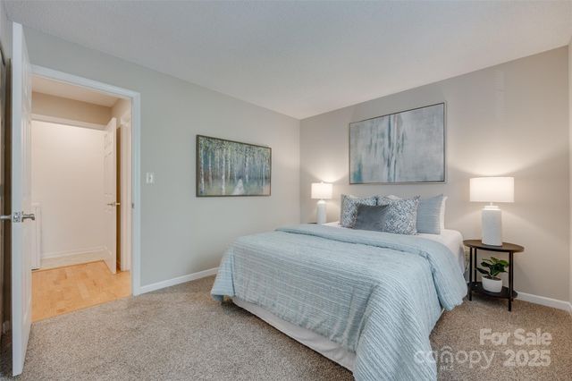 2209 Sumner Green Avenue M, Charlotte, NC 28203