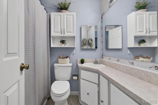 721 Oakway Place, Glendale, MO 63122
