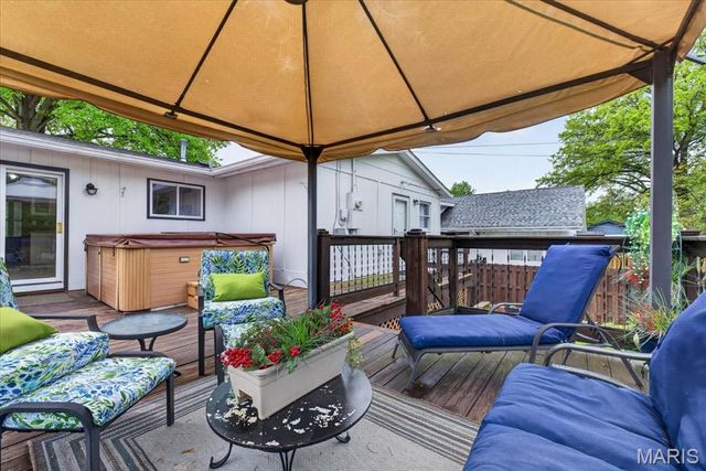 721 Oakway Place, Glendale, MO 63122