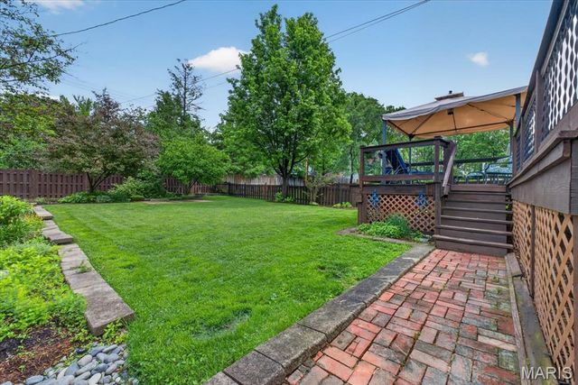 721 Oakway Place, Glendale, MO 63122