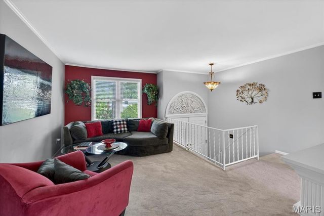 721 Oakway Place, Glendale, MO 63122