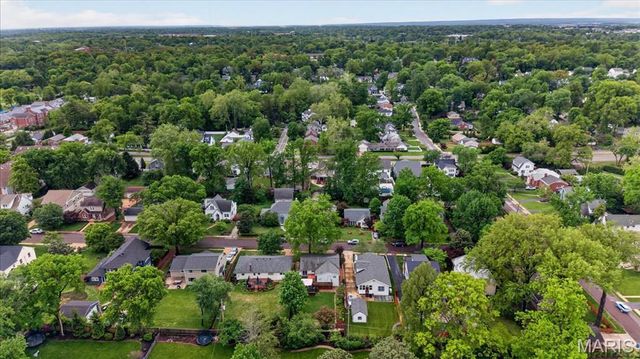 721 Oakway Place, Glendale, MO 63122