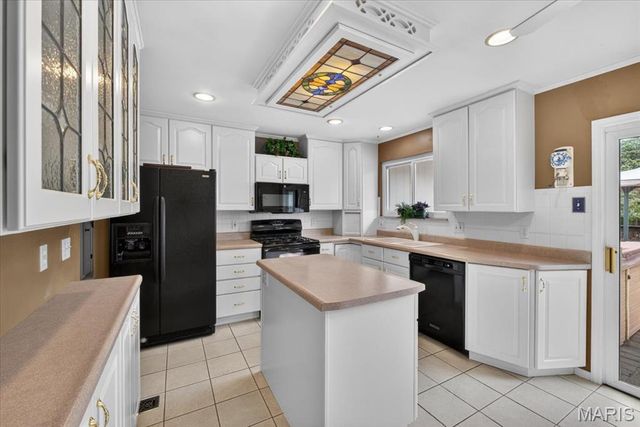 721 Oakway Place, Glendale, MO 63122