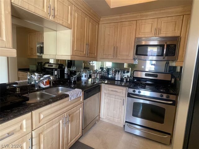 230 East Flamingo Road 308, Las Vegas, NV 89169