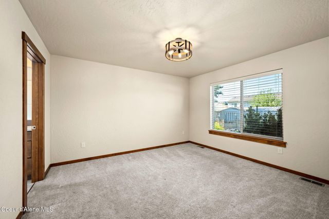 2229 N SOCKEYE DR, Post Falls, ID 83854