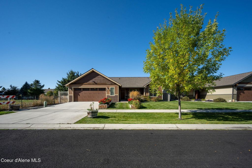 2229 N SOCKEYE DR, Post Falls, ID 83854