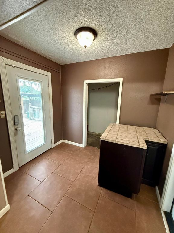 Image 5 of property listing at 107 Mesquite Drive, Ozona, TX 76943