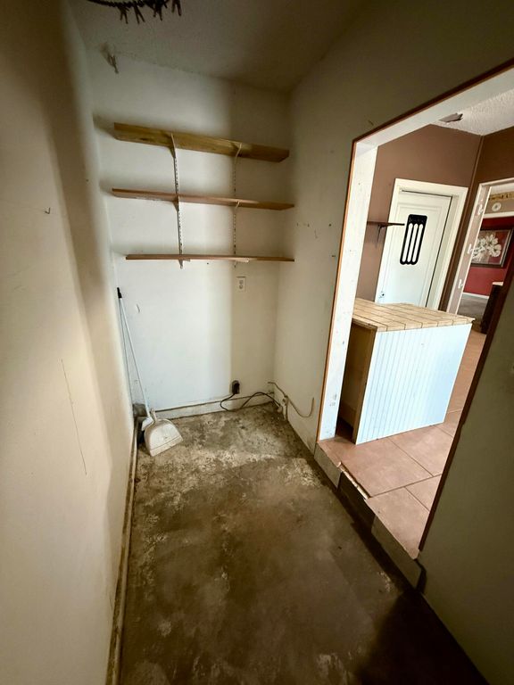 Image 6 of property listing at 107 Mesquite Drive, Ozona, TX 76943