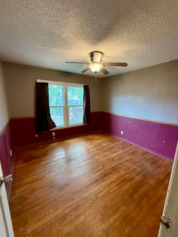 Image 7 of property listing at 107 Mesquite Drive, Ozona, TX 76943