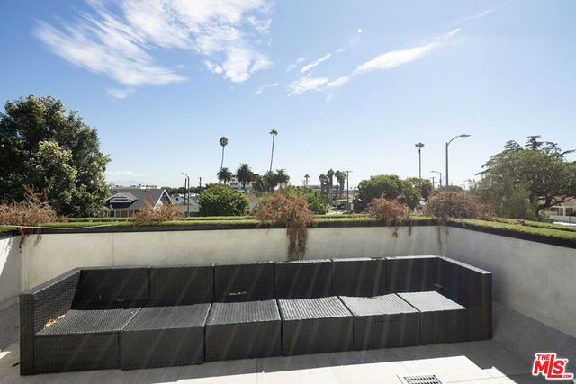 5357 Brynhurst Avenue, Los Angeles, CA 90043