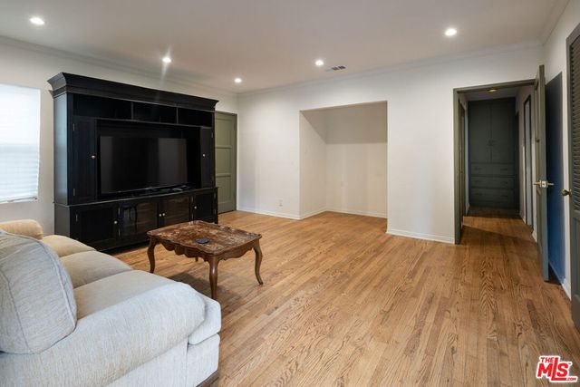 5357 Brynhurst Avenue, Los Angeles, CA 90043