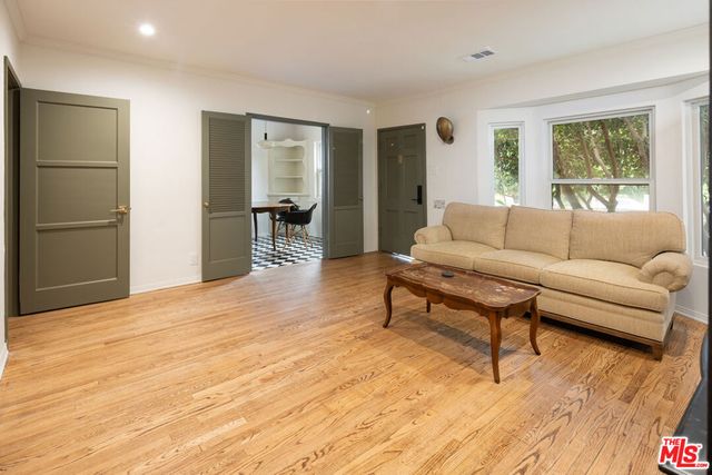 5357 Brynhurst Avenue, Los Angeles, CA 90043