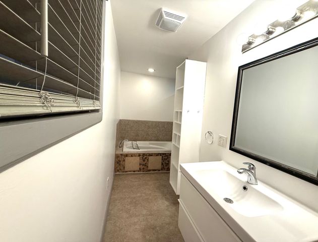 406 Oxford Street, Bay City, MI 48708