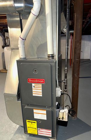 406 Oxford Street, Bay City, MI 48708