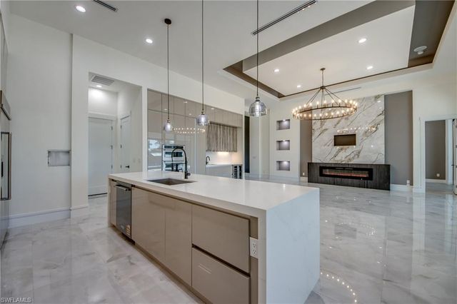 5254 Tamiami CT, Cape Coral, FL 33904