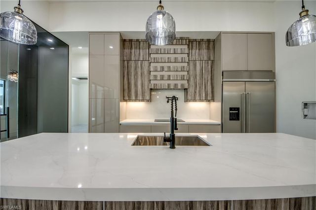 5254 Tamiami CT, Cape Coral, FL 33904