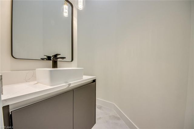 5254 Tamiami CT, Cape Coral, FL 33904