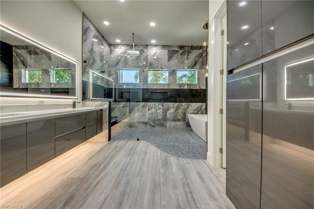 5254 Tamiami CT, Cape Coral, FL 33904