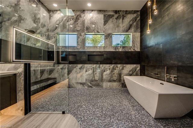 5254 Tamiami CT, Cape Coral, FL 33904