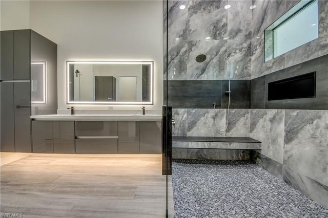 5254 Tamiami CT, Cape Coral, FL 33904