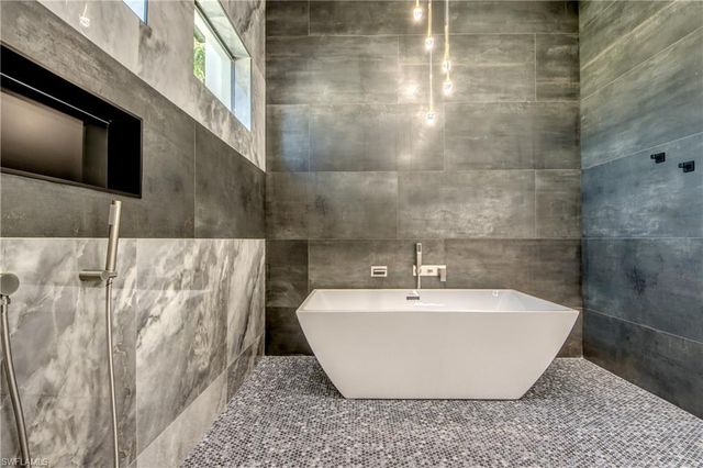 5254 Tamiami CT, Cape Coral, FL 33904