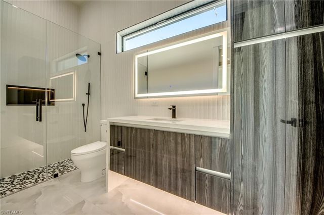 5254 Tamiami CT, Cape Coral, FL 33904