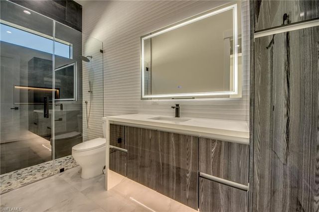 5254 Tamiami CT, Cape Coral, FL 33904