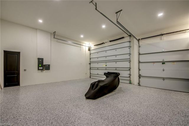 5254 Tamiami CT, Cape Coral, FL 33904