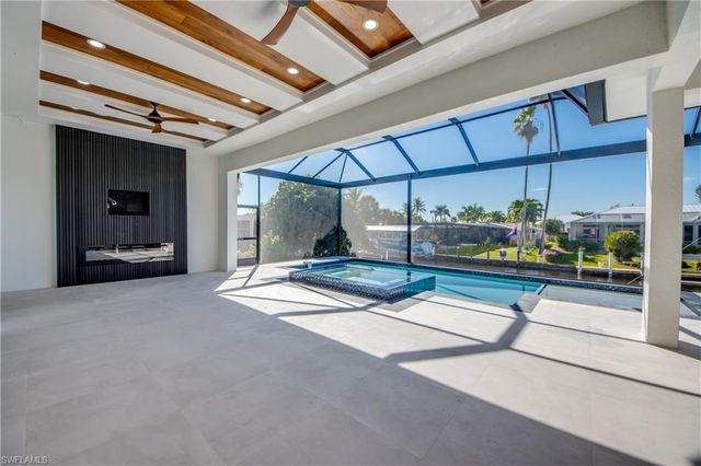 5254 Tamiami CT, Cape Coral, FL 33904