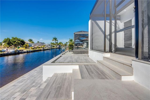 5254 Tamiami CT, Cape Coral, FL 33904