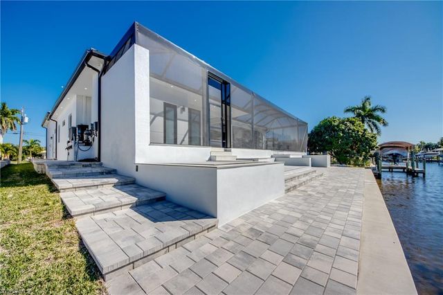 5254 Tamiami CT, Cape Coral, FL 33904