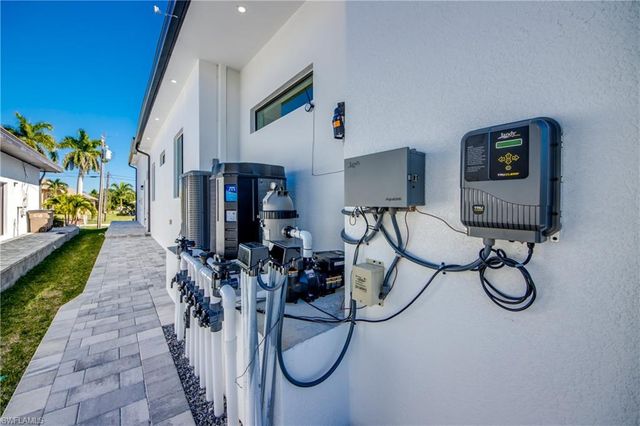 5254 Tamiami CT, Cape Coral, FL 33904