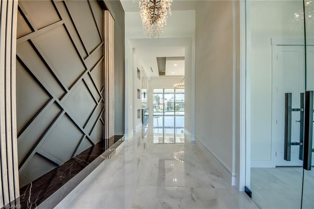 5254 Tamiami CT, Cape Coral, FL 33904