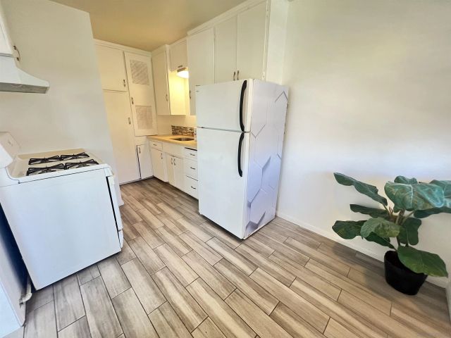 4064 Oakcrest Dr, San Diego, CA 92105