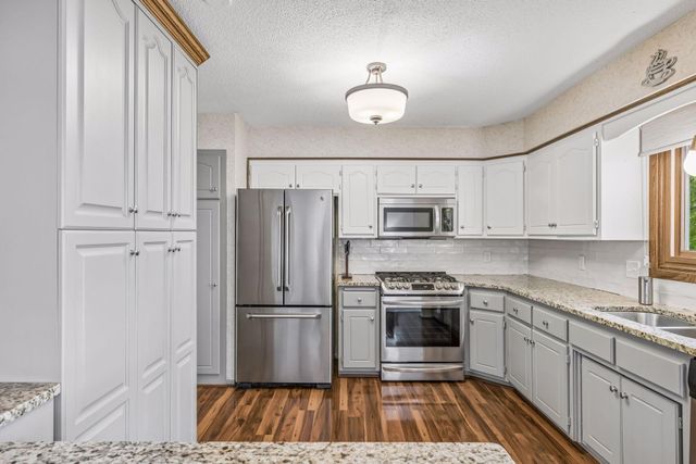710 Clearbrook Lane, Vadnais Heights, MN 55127