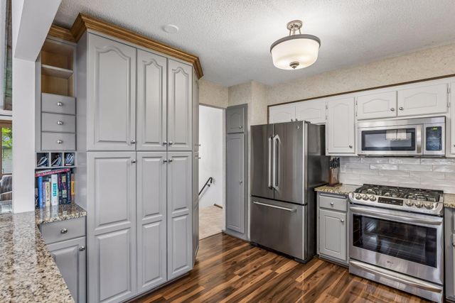 710 Clearbrook Lane, Vadnais Heights, MN 55127
