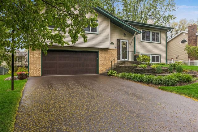 710 Clearbrook Lane, Vadnais Heights, MN 55127