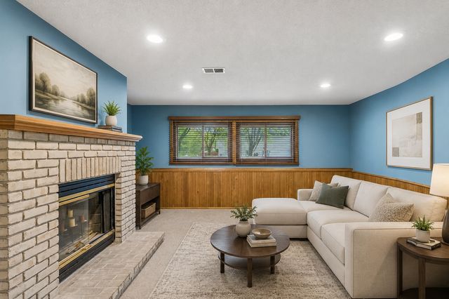 710 Clearbrook Lane, Vadnais Heights, MN 55127