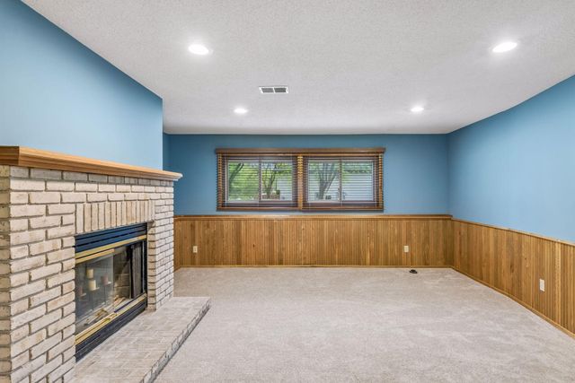 710 Clearbrook Lane, Vadnais Heights, MN 55127