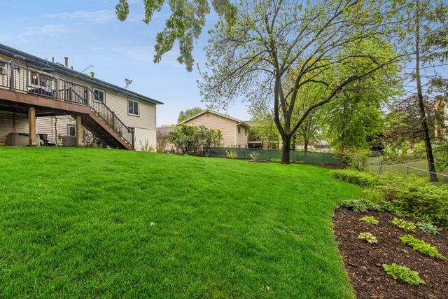 710 Clearbrook Lane, Vadnais Heights, MN 55127