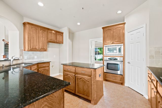 2703 Pottery Trail, Corinth, TX 76210