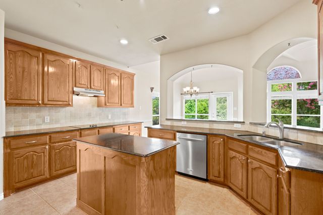2703 Pottery Trail, Corinth, TX 76210