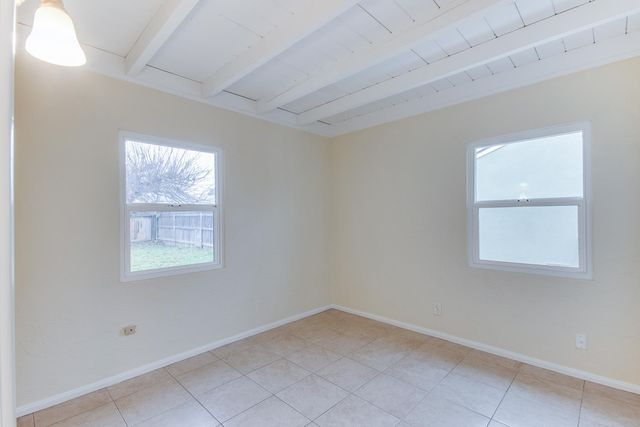 208 W Hampton Way, Fresno, CA 93705