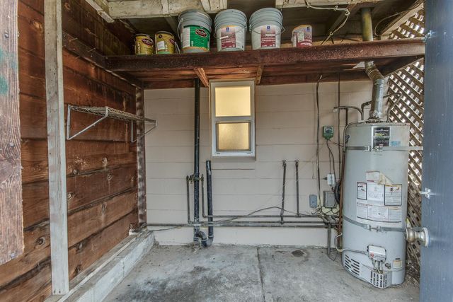 208 W Hampton Way, Fresno, CA 93705